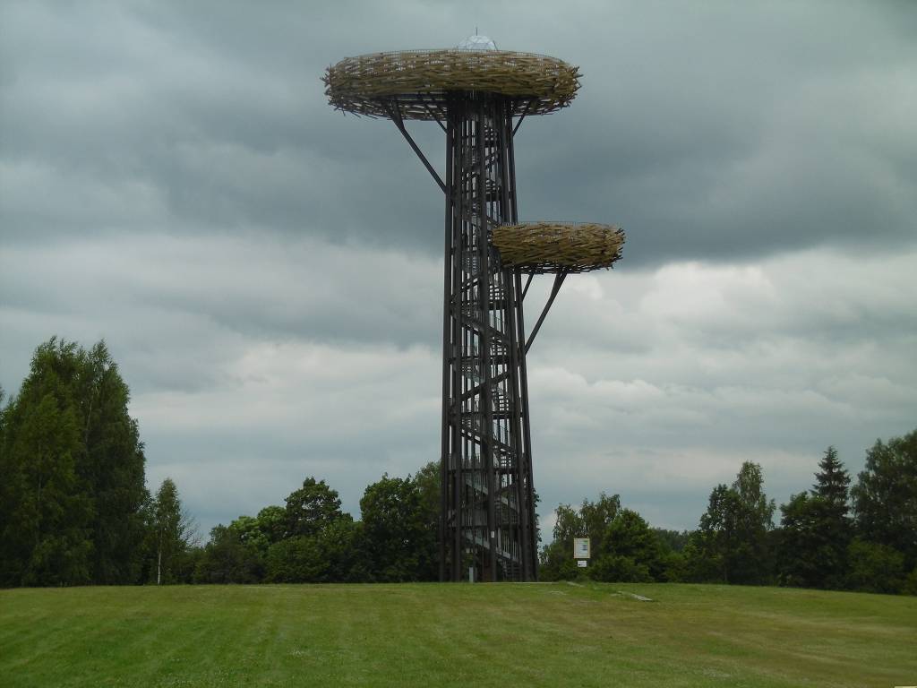 der Turm ist 30 m hoch