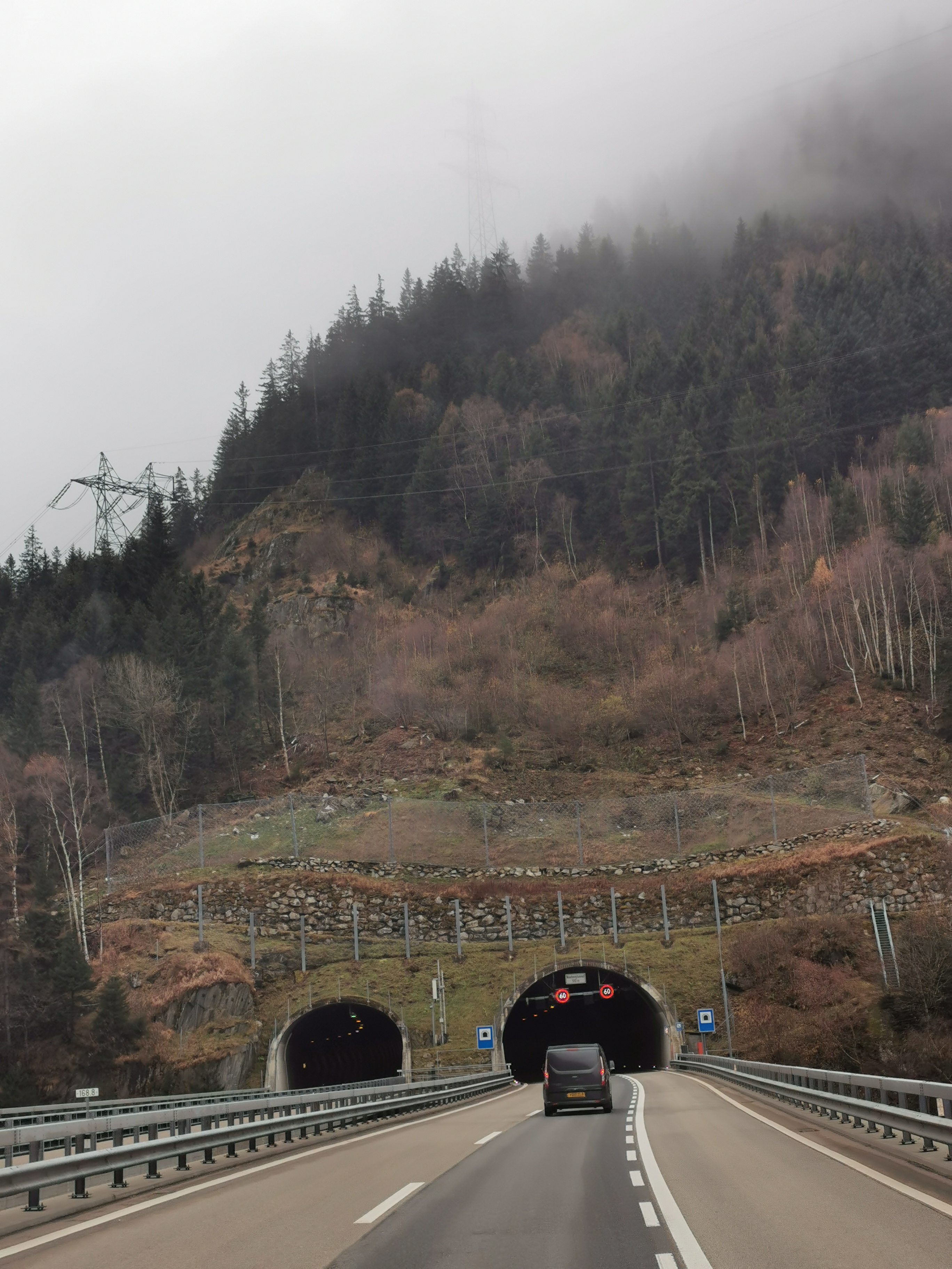 vor dem Gotthardtunnel