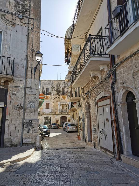 Bari