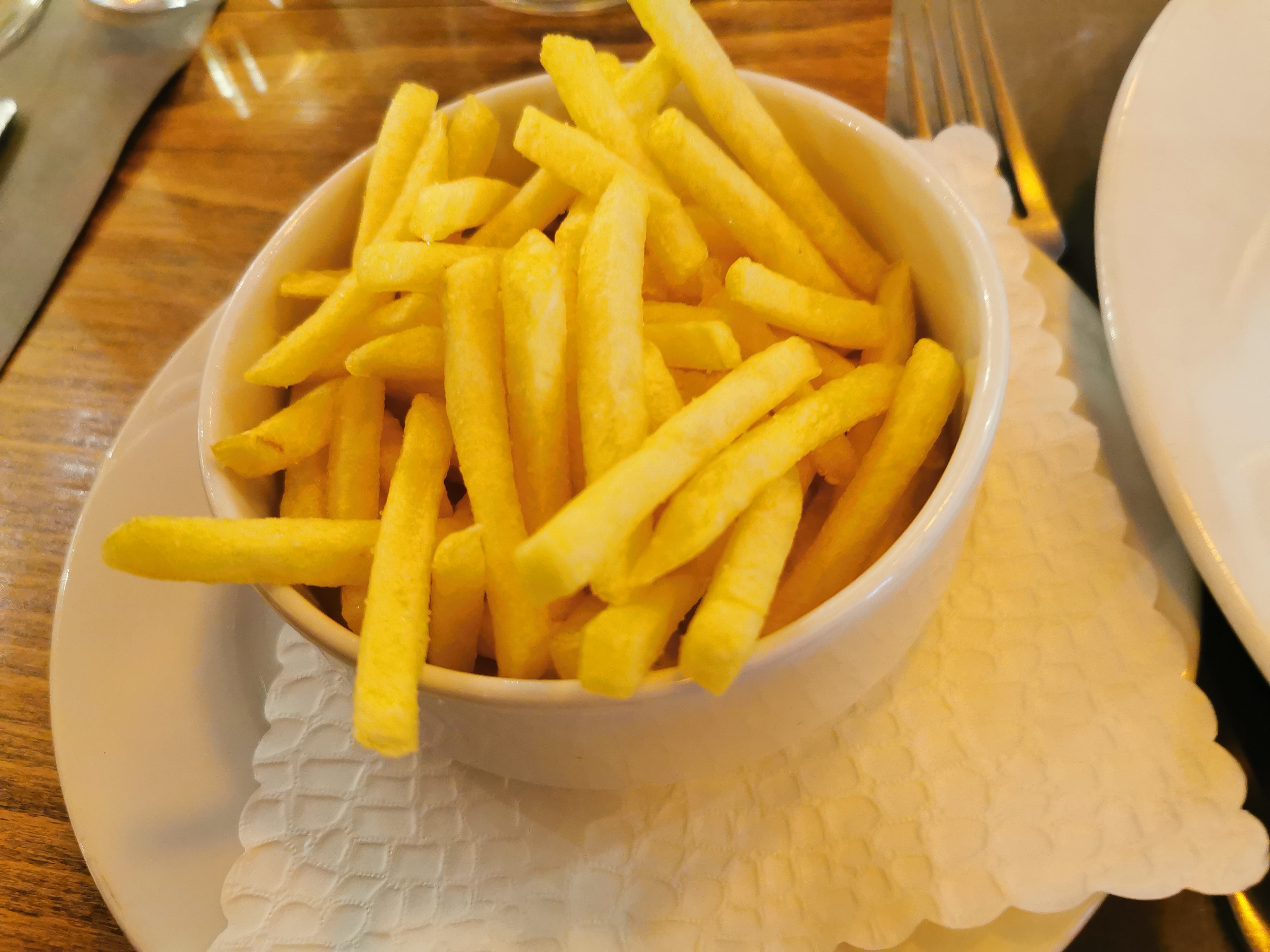und den besten Pommes !