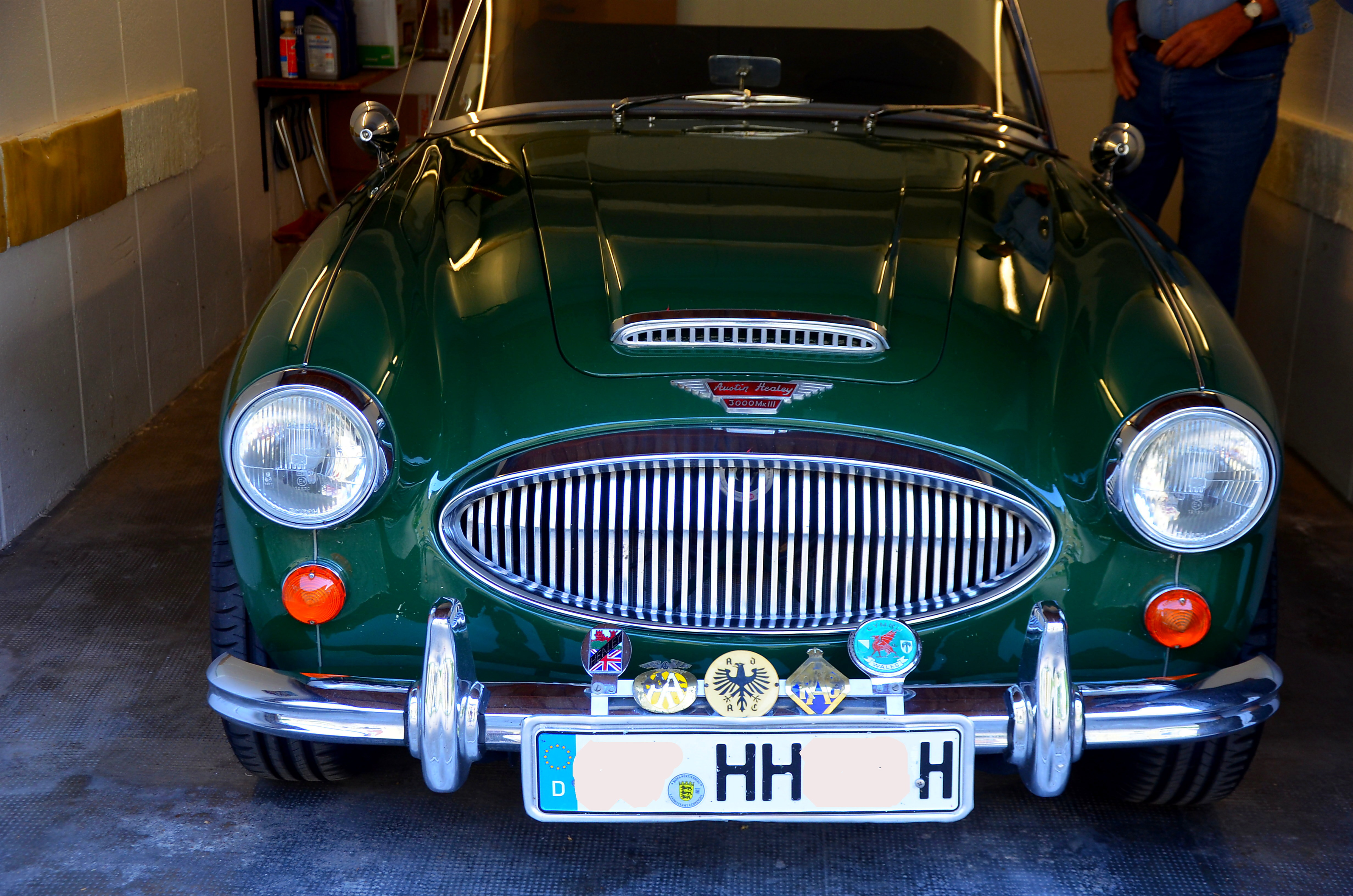 Helmut zeigt uns seinen schönen Austin Healey 3000 MK Oldtimer. Toll!