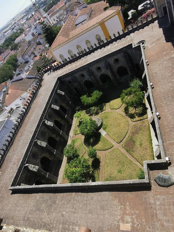 Évora