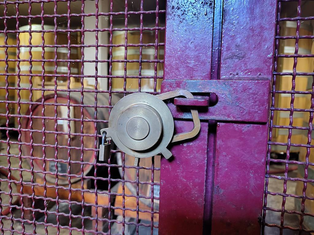 der Grappa lagert unter Zollverschluss