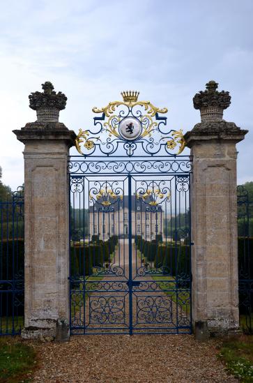 das Château de  Vendeuvre,   öffnet erst um 12h30 