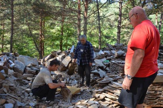 so spaltet man die "Gneiss"-Platten