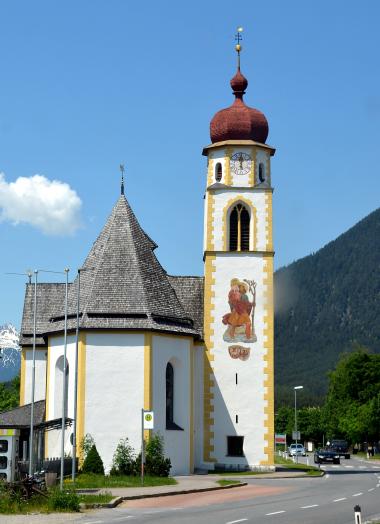 bei der Kirche machen wir unsere Mittagspause