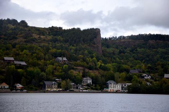 wir laufen rund um den Lac Chambon