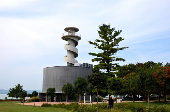 wir klettern auf diesen Turm