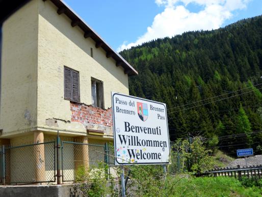 wir fahren über den Brennerpass und sind in Österreich