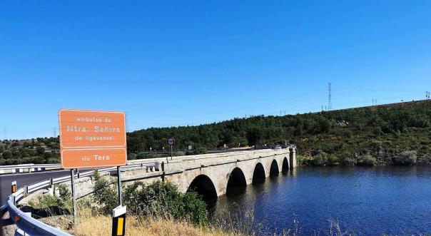 Puebla de Sanabria am Rio Tera