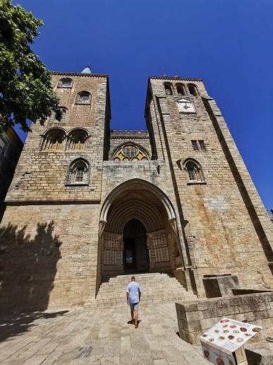 wir gehen auf das Dach der Kathedrale von Évora