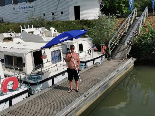 Max hat den Sonnencshirm gerettet !