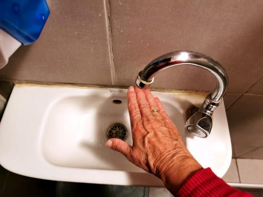 ein Riesenlavabo im Restaurant