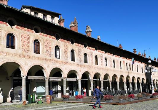 in Vigévano, Piazza Ducale