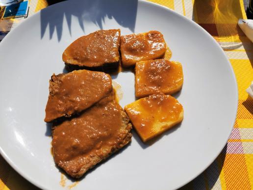 Mittagessen für mich: Polenta und Braten