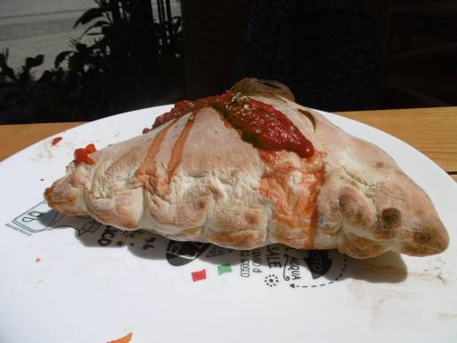 unser Mittagessen, Pizza Calzone