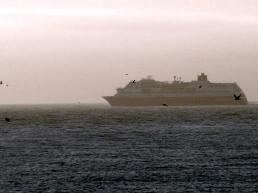 das Hurtigruten Schiff